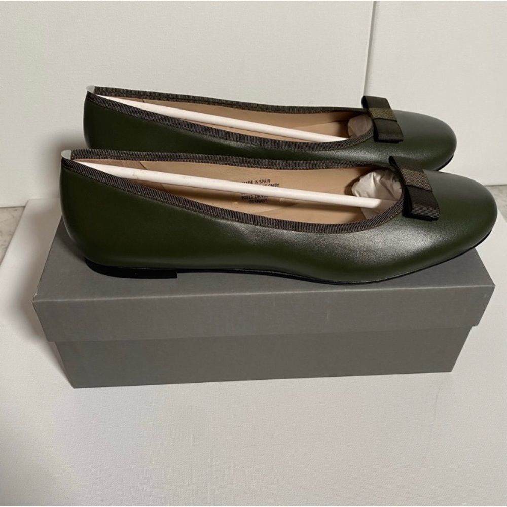 Madeline Leather Ballerina Flat